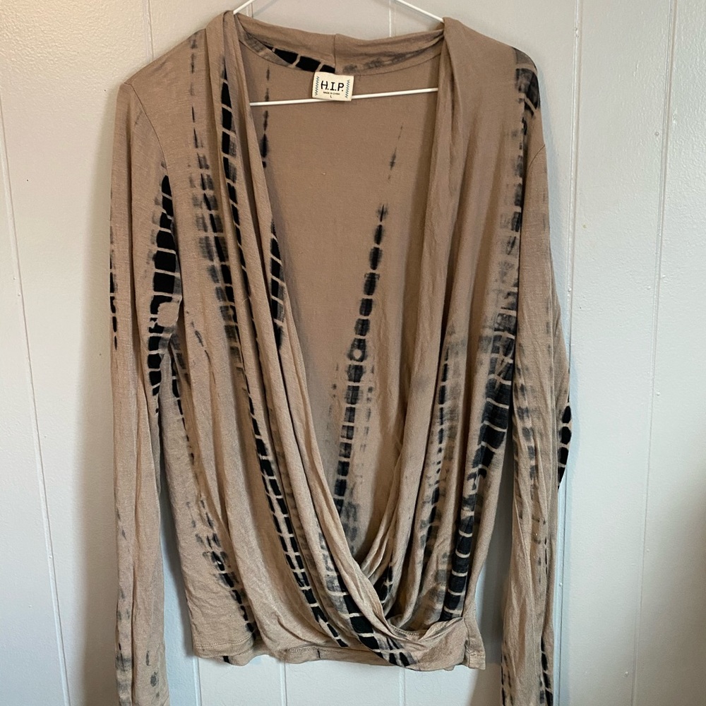 Medium V-neck